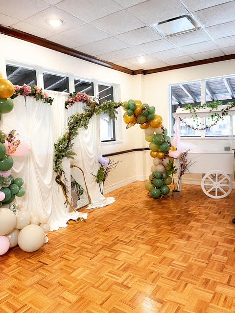 Sweet 16 balloon arch
